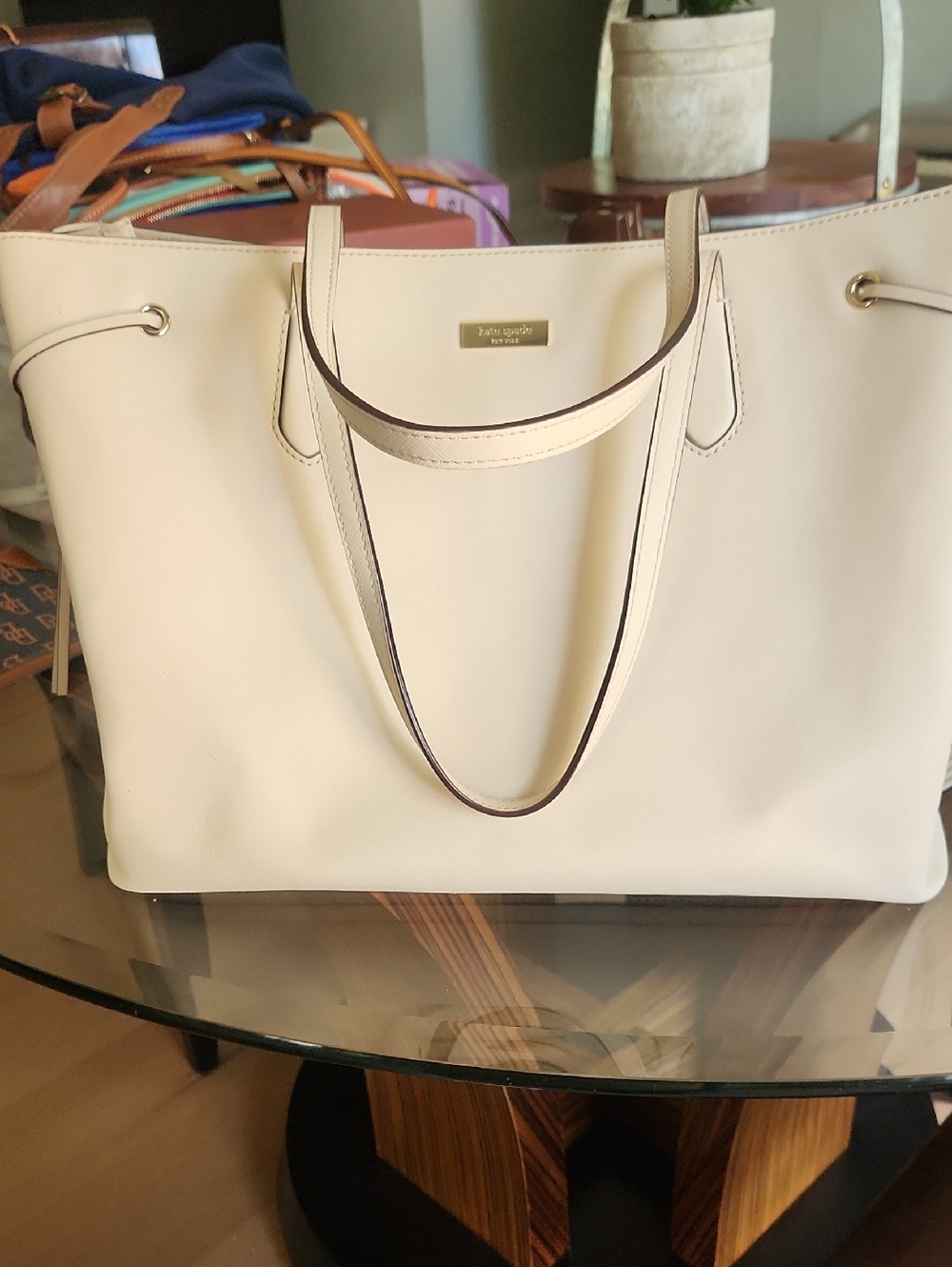 kate spade LAURELWAY ARI  Cream Pink Blush Leather Tote with Gold Tone Plaque